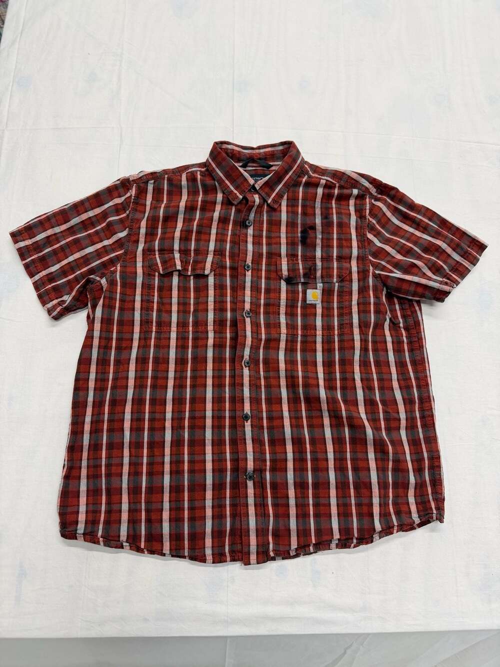 Carhartt Loose Fit Midweight Short-Sleeve Plaid Shirt in Fired Brick Red